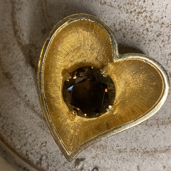 Vintage Heart Pin Brooch - Signed Hattie Carnegie - Picture 2 of 4